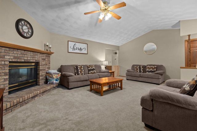 W2572 COLONIAL COURT, Appleton, WI 54915