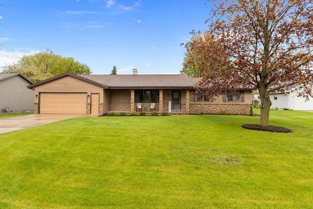 W2572 COLONIAL COURT, Appleton, WI 54915