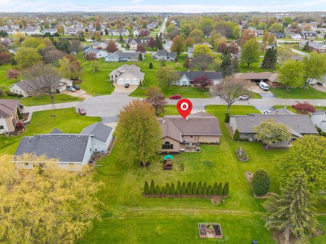 W2572 COLONIAL COURT, Appleton, WI 54915