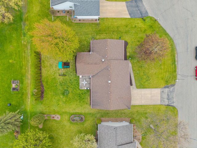 W2572 COLONIAL COURT, Appleton, WI 54915