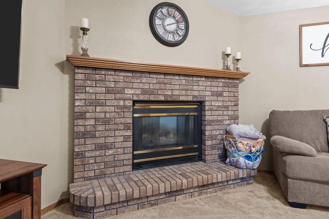 W2572 COLONIAL COURT, Appleton, WI 54915