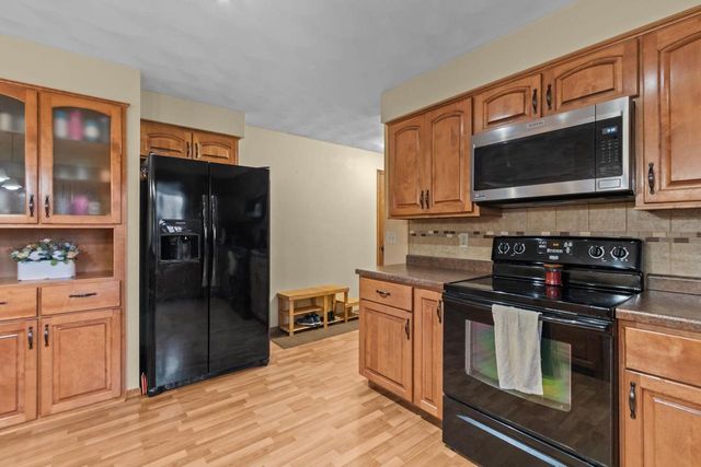 W2572 COLONIAL COURT, Appleton, WI 54915