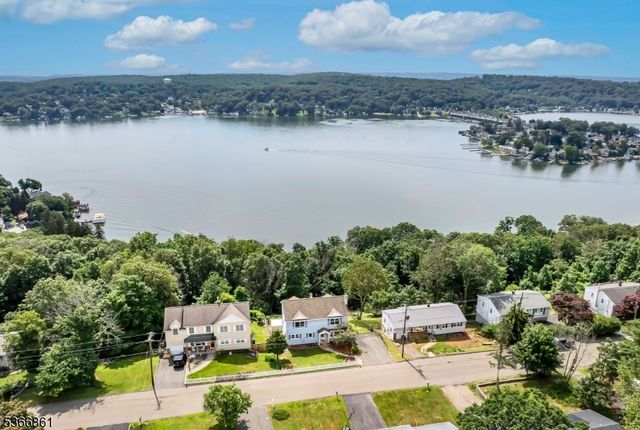 33 MUSCONETCONG AVENUE, Hopatcong Boro, NJ 07843