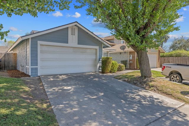 2238 N Gowdy Street, Visalia, CA 93292