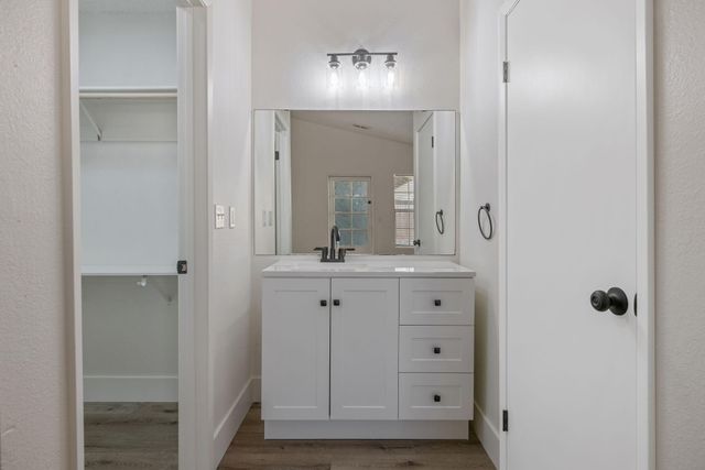 2238 N Gowdy Street, Visalia, CA 93292