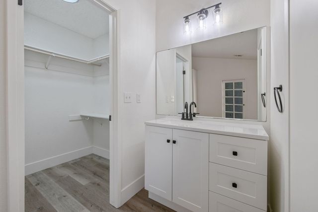 2238 N Gowdy Street, Visalia, CA 93292