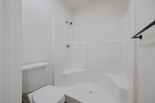 2238 N Gowdy Street, Visalia, CA 93292