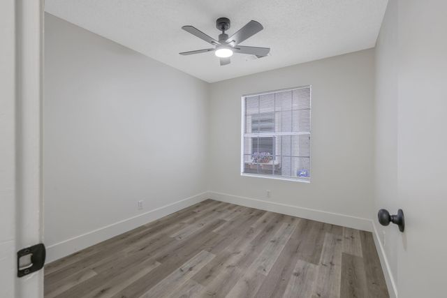 2238 N Gowdy Street, Visalia, CA 93292