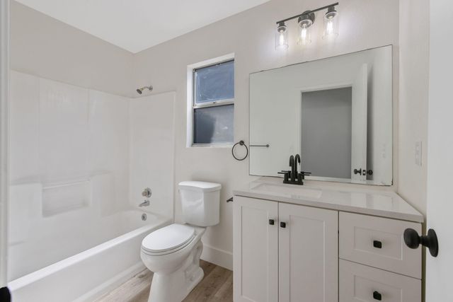 2238 N Gowdy Street, Visalia, CA 93292