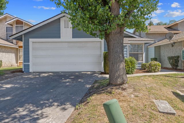 2238 N Gowdy Street, Visalia, CA 93292