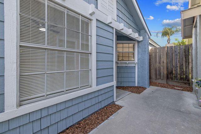 2238 N Gowdy Street, Visalia, CA 93292