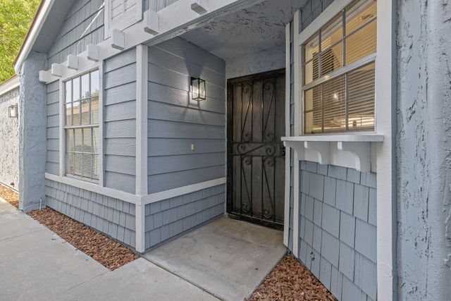 2238 N Gowdy Street, Visalia, CA 93292