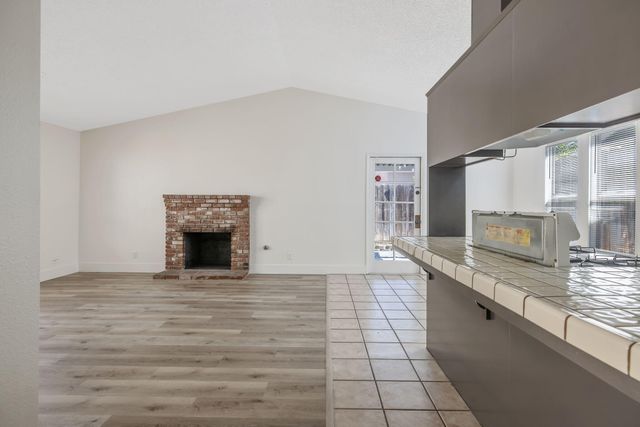 2238 N Gowdy Street, Visalia, CA 93292