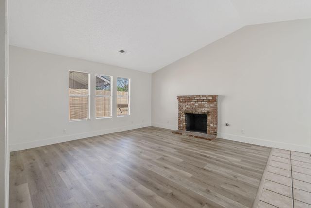 2238 N Gowdy Street, Visalia, CA 93292