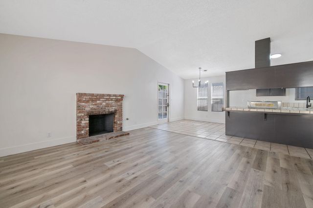 2238 N Gowdy Street, Visalia, CA 93292