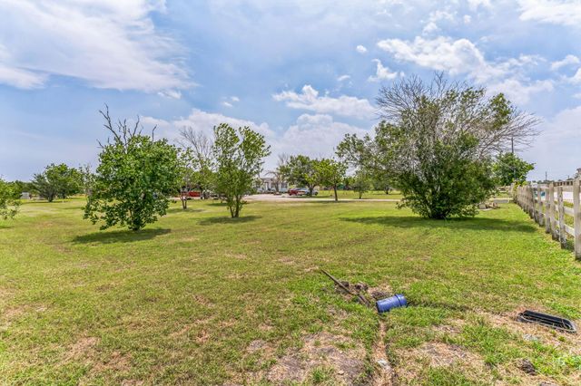116 Hokanson RD, Del Valle, TX 78617