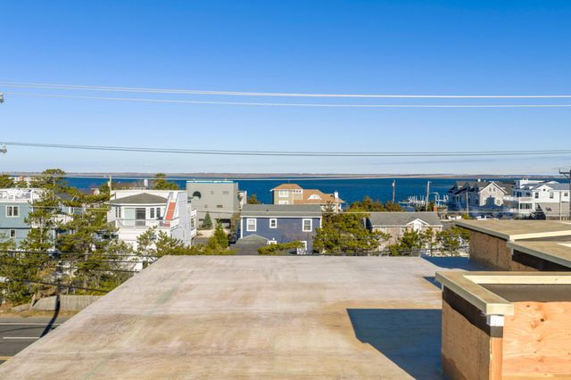 2 E CUMBERLAND AVE, Harvey Cedars, NJ 08008