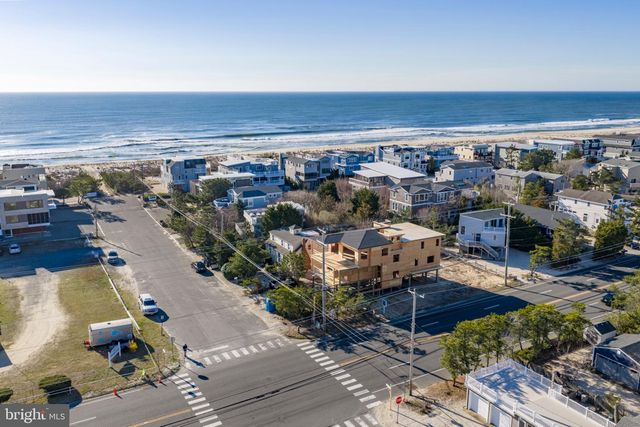 2 E CUMBERLAND AVE, Harvey Cedars, NJ 08008