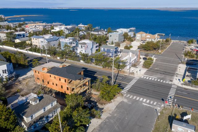 2 E CUMBERLAND AVE, Harvey Cedars, NJ 08008