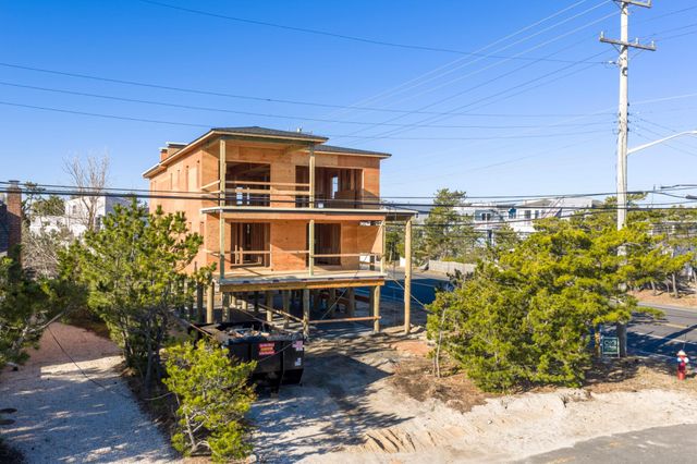 2 E CUMBERLAND AVE, Harvey Cedars, NJ 08008