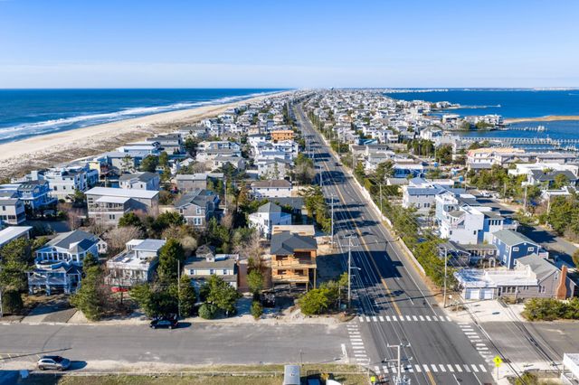 2 E CUMBERLAND AVE, Harvey Cedars, NJ 08008