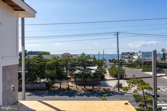 2 E CUMBERLAND AVE, Harvey Cedars, NJ 08008