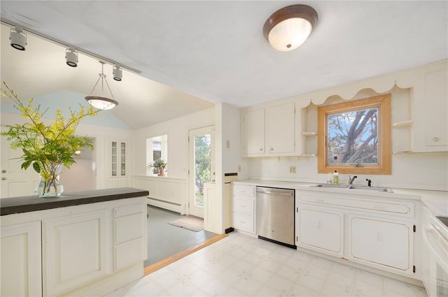 210 Pleasant Street, Seekonk, MA 02771