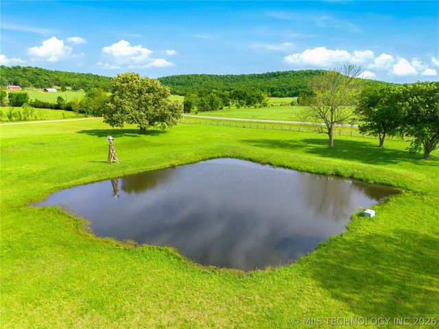 467281 Highway 100, Stilwell, OK 74960