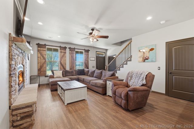 467281 Highway 100, Stilwell, OK 74960
