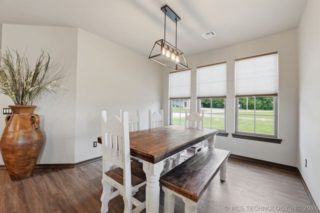 467281 Highway 100, Stilwell, OK 74960