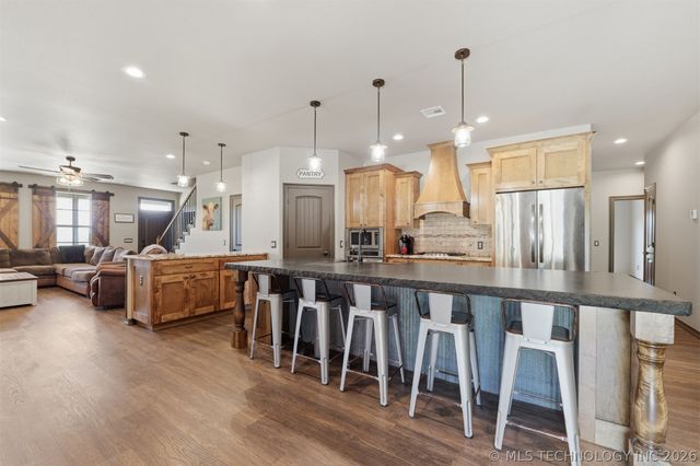 467281 Highway 100, Stilwell, OK 74960