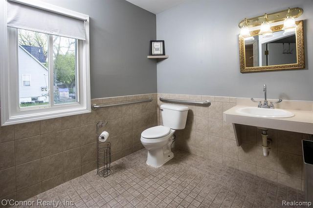 1309 Division Street, Port Huron, MI 48060