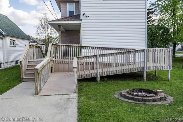 1309 Division Street, Port Huron, MI 48060