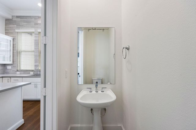 2715 Maxroy Street, Houston, TX 77007