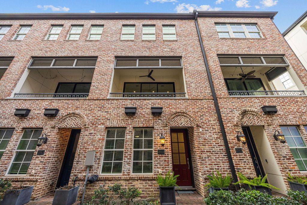 2715 Maxroy Street, Houston, TX 77007