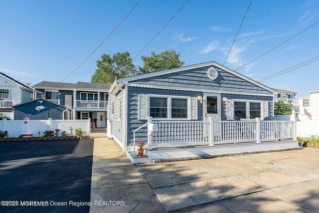 268 Fremont Avenue Front House, Seaside Heights, NJ 08751