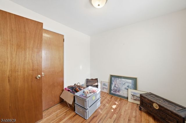 110 New York Ave, Bergenfield Boro, NJ 07621