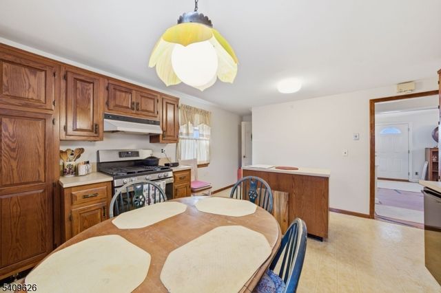 110 New York Ave, Bergenfield Boro, NJ 07621