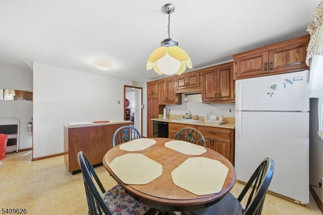 110 New York Ave, Bergenfield Boro, NJ 07621