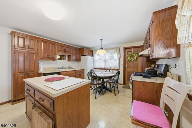 110 New York Ave, Bergenfield Boro, NJ 07621