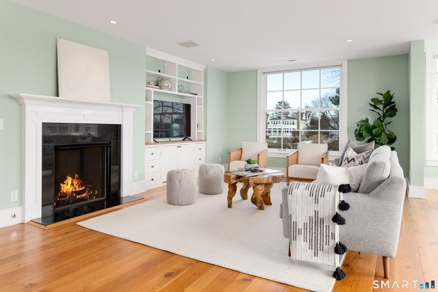 189 Shore Road, Greenwich, CT 06870