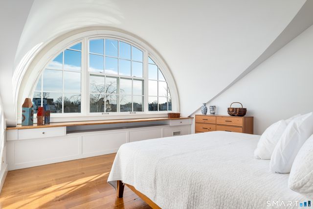 189 Shore Road, Greenwich, CT 06870