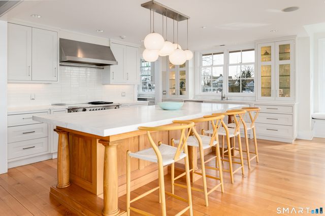 189 Shore Road, Greenwich, CT 06870