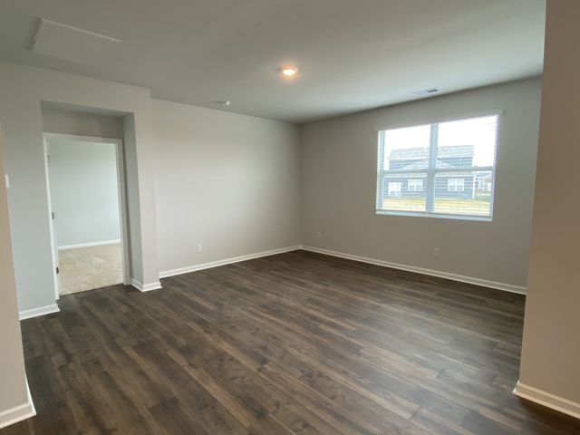 5058 Hunters Village Dr, Lebanon, TN 37087