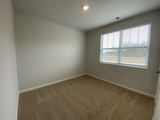 5058 Hunters Village Dr, Lebanon, TN 37087