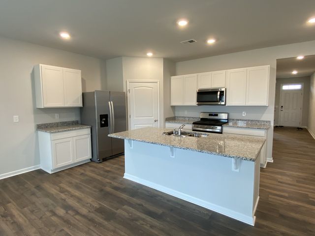 5058 Hunters Village Dr, Lebanon, TN 37087