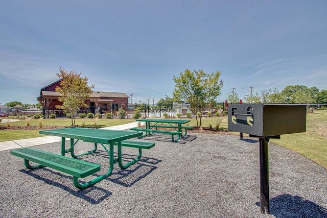 5058 Hunters Village Dr, Lebanon, TN 37087