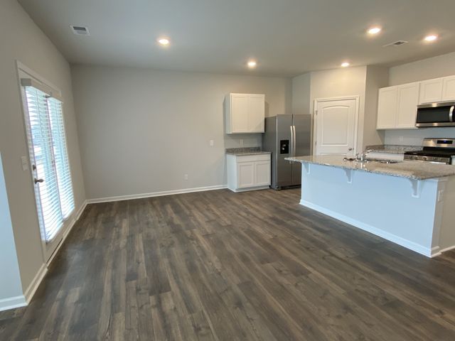 5058 Hunters Village Dr, Lebanon, TN 37087