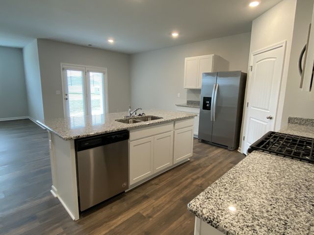 5058 Hunters Village Dr, Lebanon, TN 37087