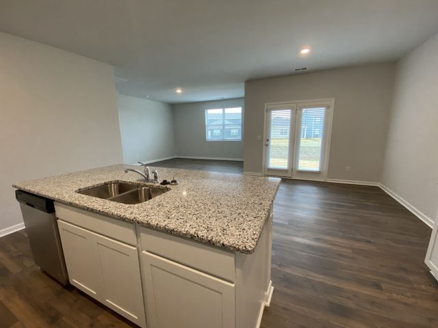 5058 Hunters Village Dr, Lebanon, TN 37087